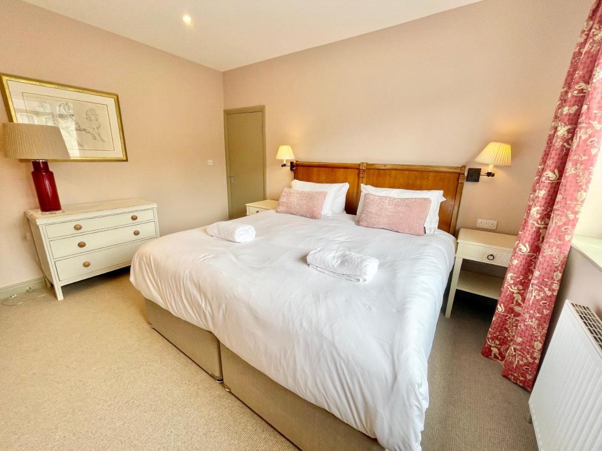 Central Townhouse With Free Off Road Parking And Garden York Exterior foto