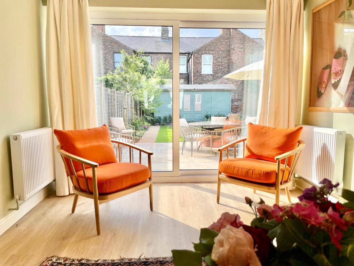 Central Townhouse With Free Off Road Parking And Garden York Exterior foto